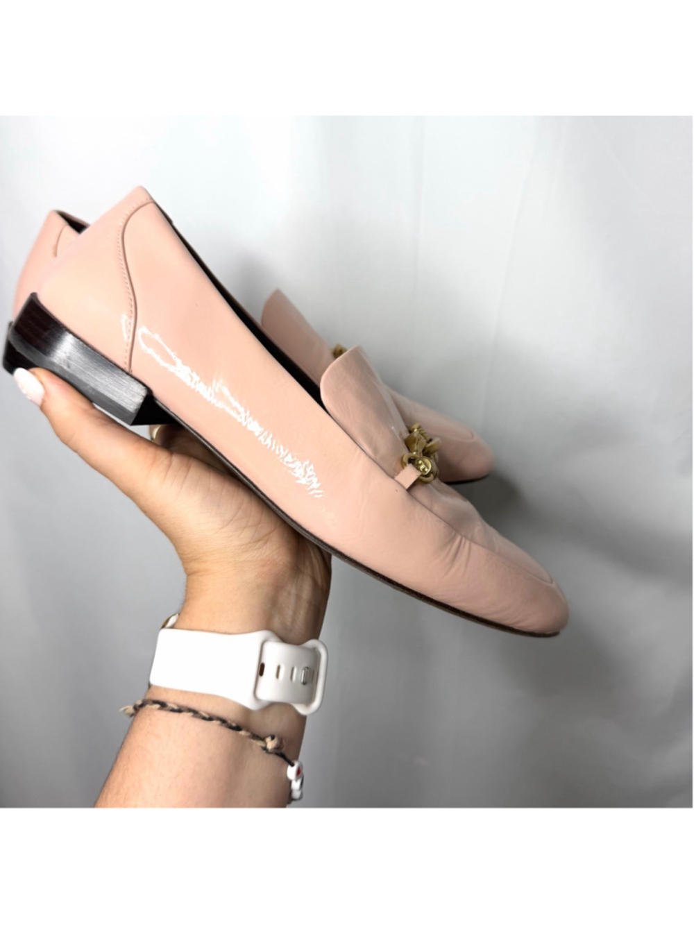 Women's Tory Burch Jessa Pink Patent Leather Loafers with Gold Chain, Size 8 - Picture 3 of 9